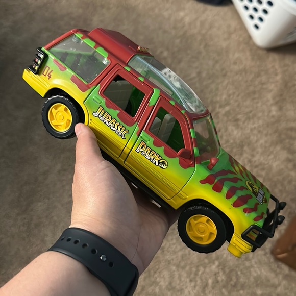 Other - Jurassic world car